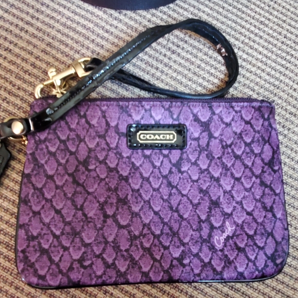 Original  Coach Crossbody Purses & Matching Wristl - Picture 5 of 9